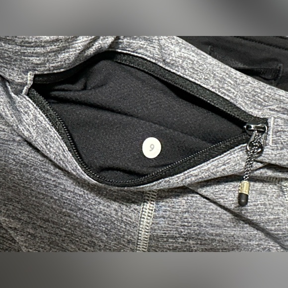 🌟Like New🌟 Lululemon: Women’s Crop Leggings - Size 6 - Picture 10 of 13